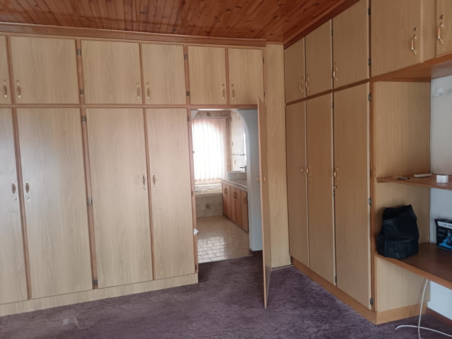 5 Bedroom Property for Sale in Royldene Northern Cape